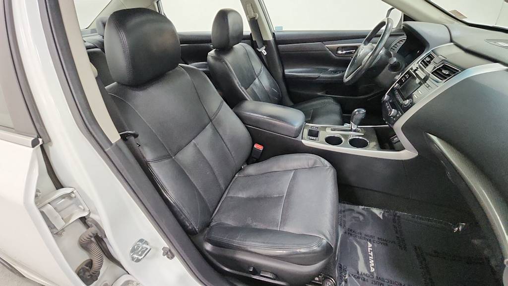 Thumbnail: 2015 Nissan Altima - 30