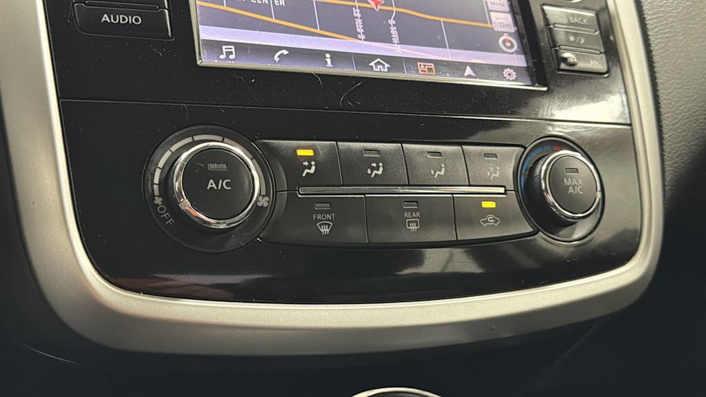 Thumbnail: 2018 Nissan Altima - 30