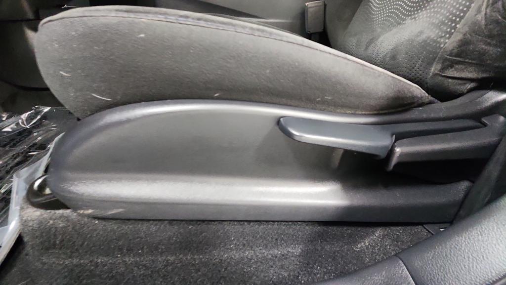 Thumbnail: 2013 Nissan Leaf - 25