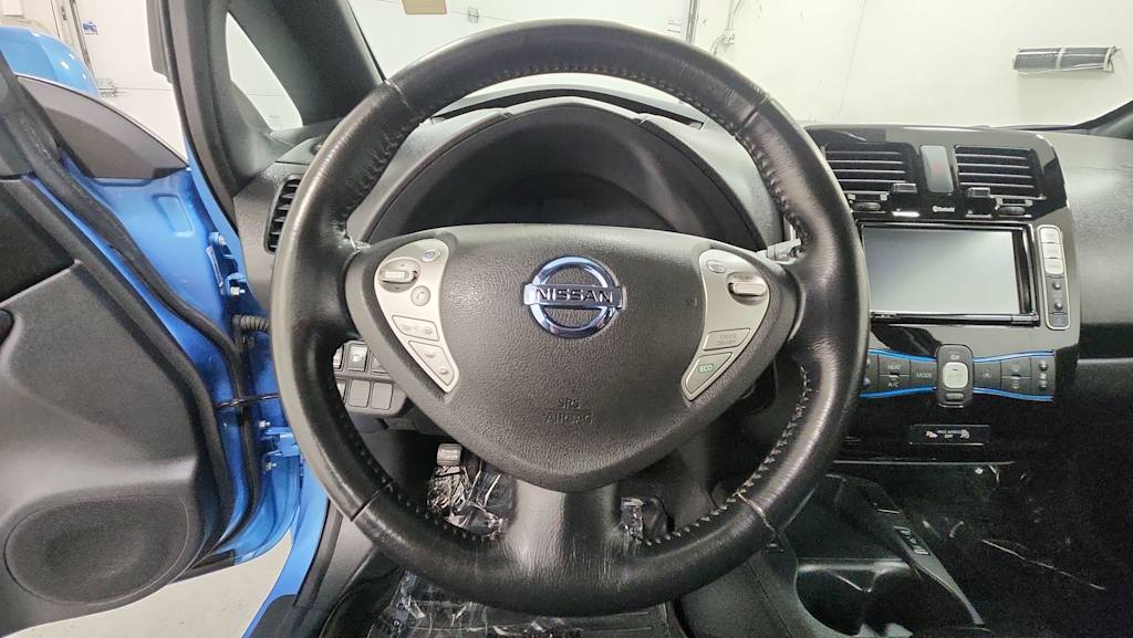 Thumbnail: 2013 Nissan Leaf - 8