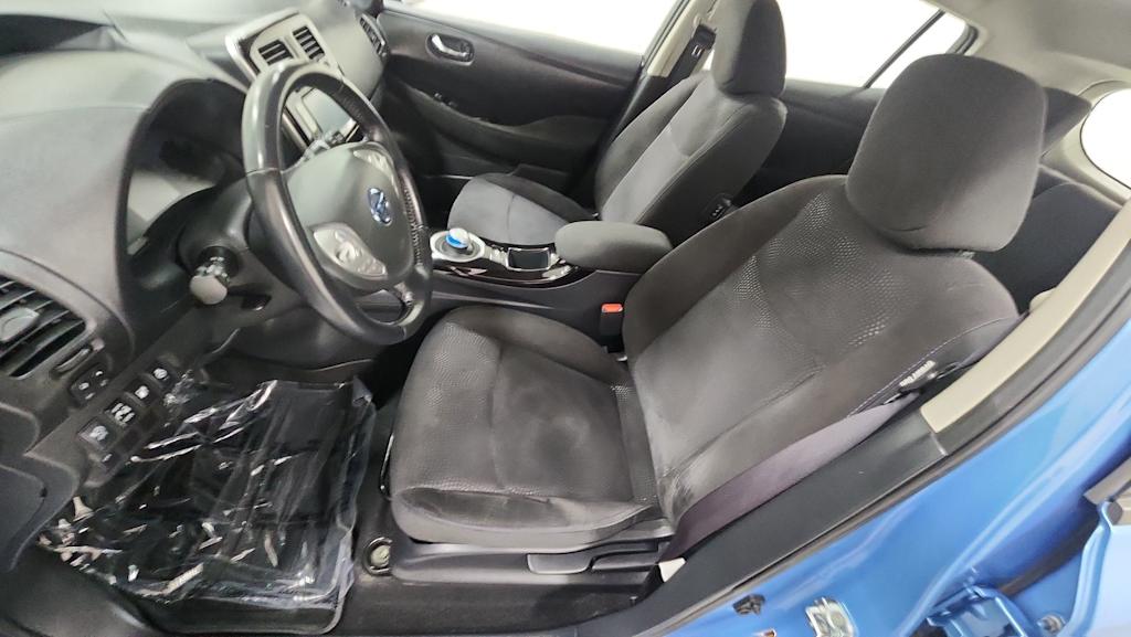 Thumbnail: 2013 Nissan Leaf - 9