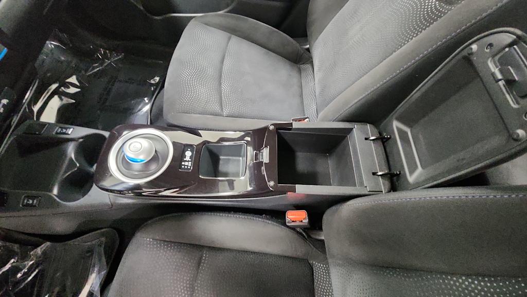 Thumbnail: 2013 Nissan Leaf - 29