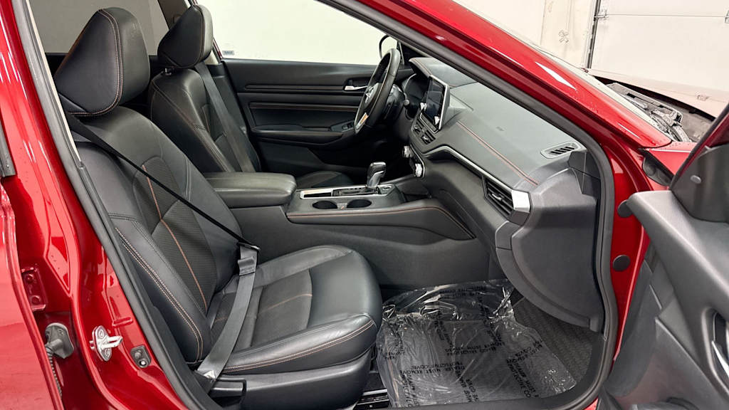 2019 Nissan Altima SR 31