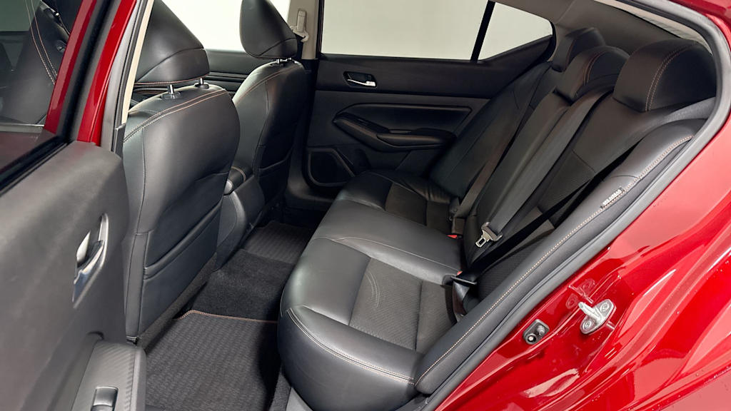 2019 Nissan Altima SR 12