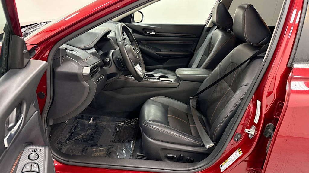 2019 Nissan Altima SR 10