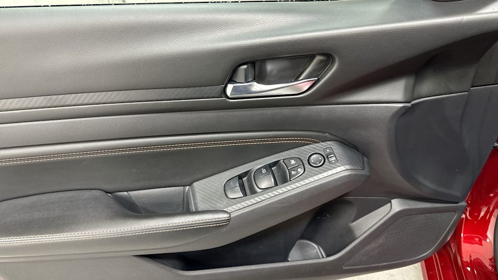 2019 Nissan Altima SR 26