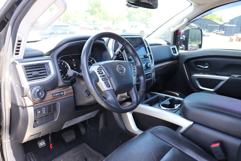 Thumbnail: 2020 Nissan Titan - 2