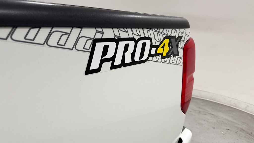 2013 Nissan Frontier PRO-4X 28