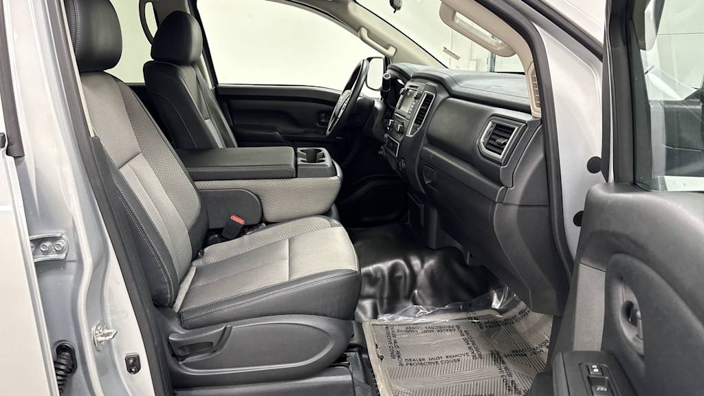 Thumbnail: 2019 Nissan Titan - 30