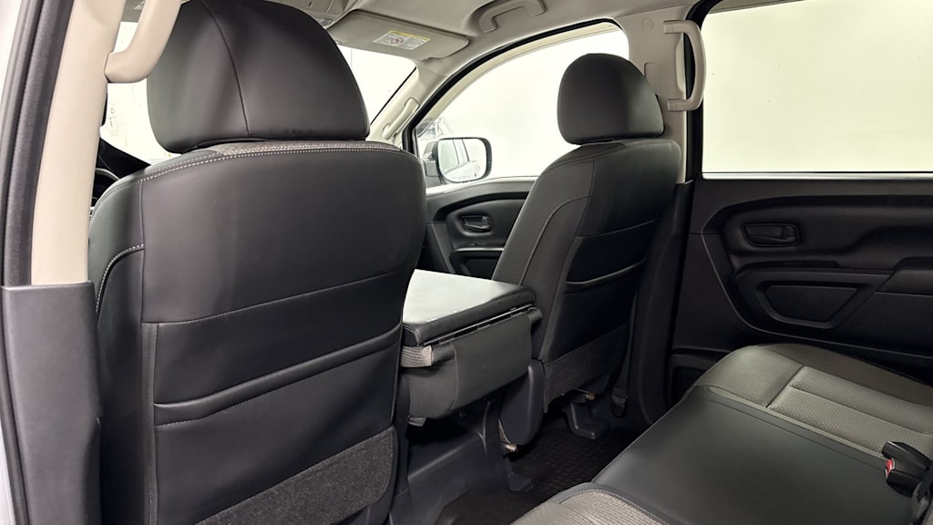 Thumbnail: 2019 Nissan Titan - 28