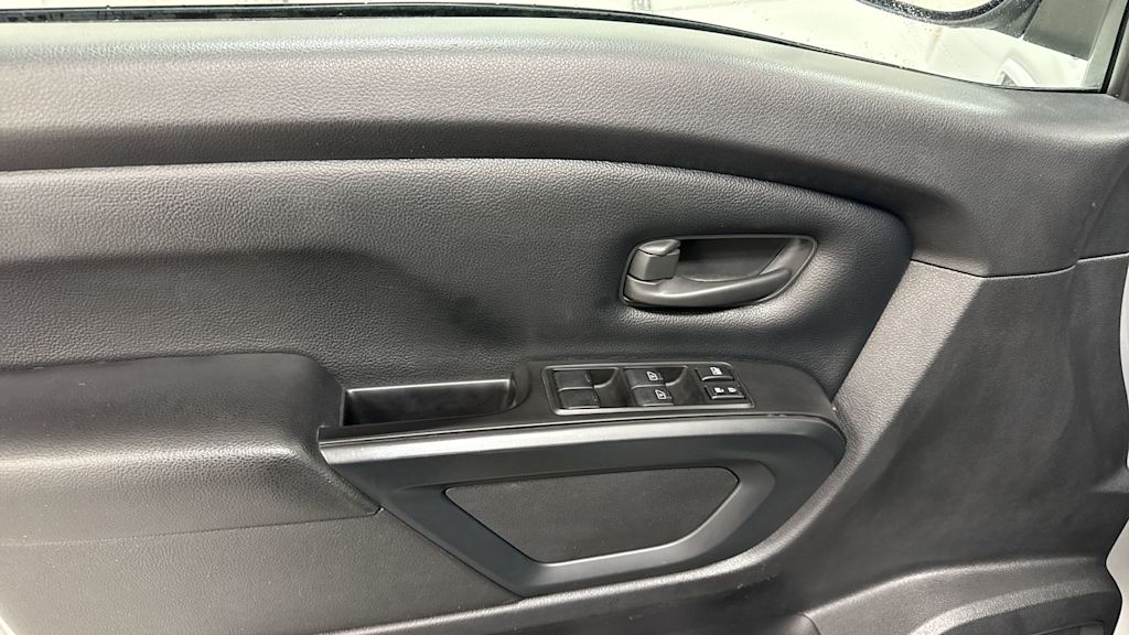 Thumbnail: 2019 Nissan Titan - 24