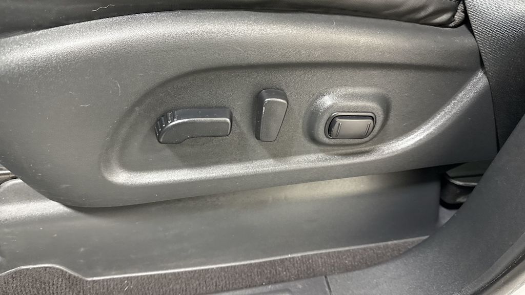 Thumbnail: 2017 Nissan Titan - 24