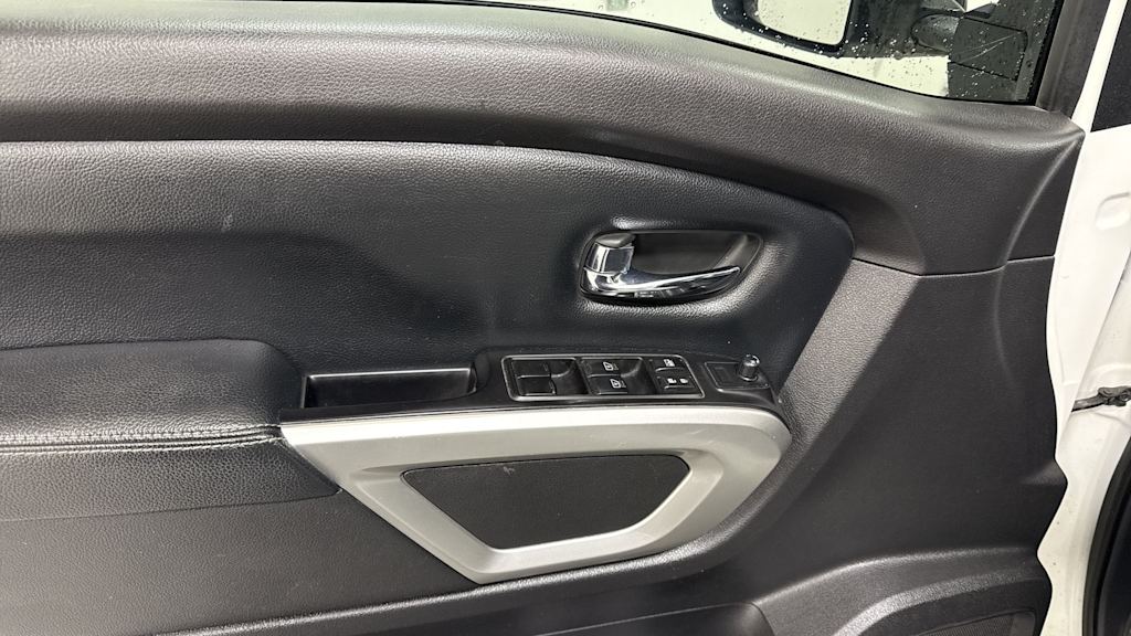 Thumbnail: 2017 Nissan Titan - 25