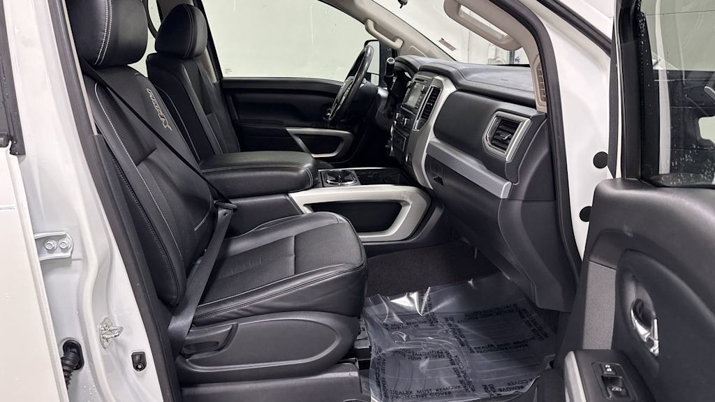 Thumbnail: 2017 Nissan Titan - 31