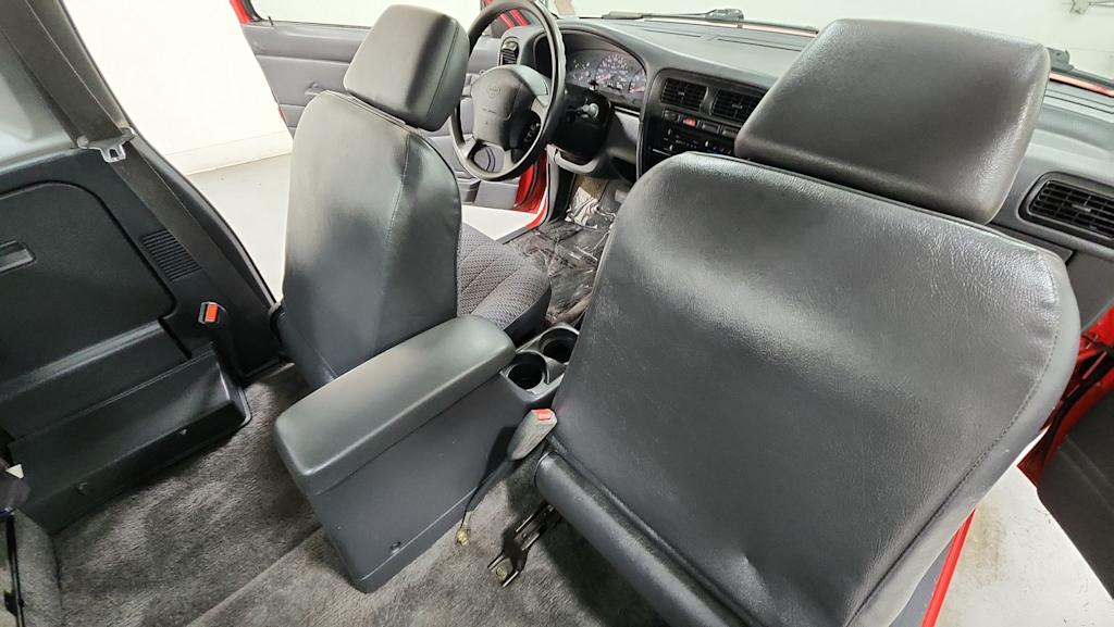 Thumbnail: 1996 Nissan Pickup - 9