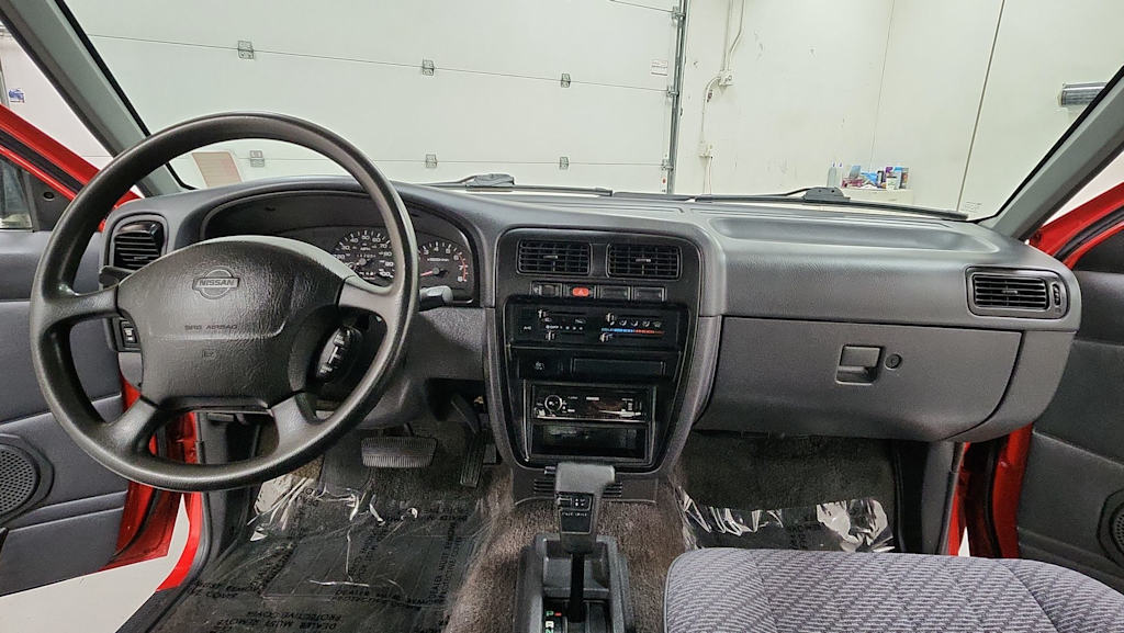 Thumbnail: 1996 Nissan Pickup - 11
