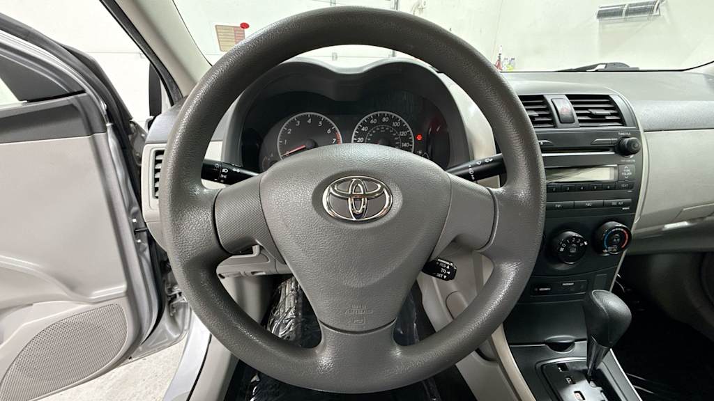 2009 Toyota Corolla LE 9