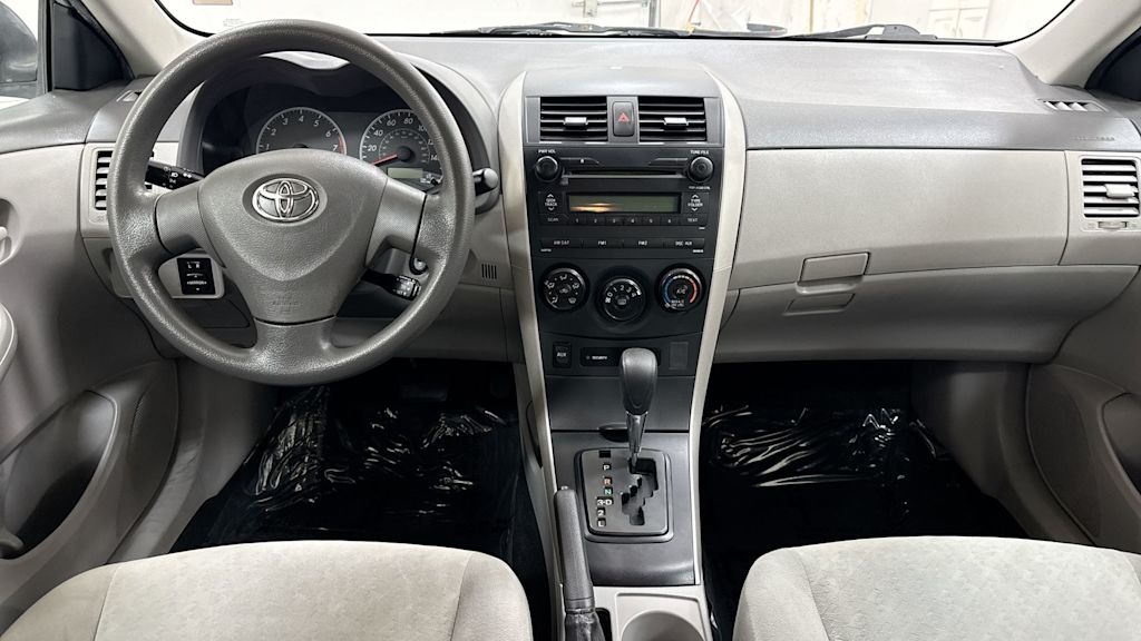 2009 Toyota Corolla LE 13