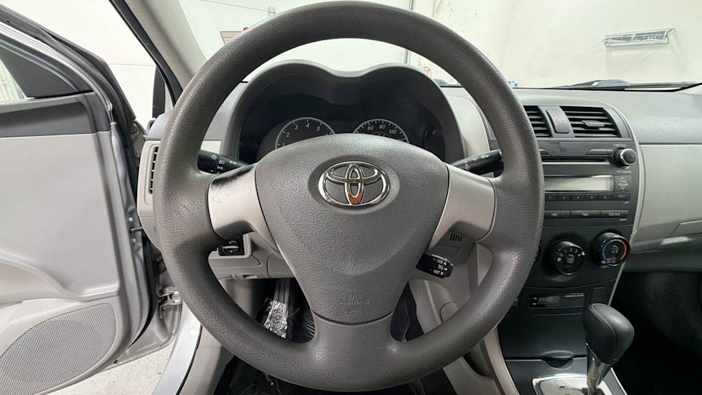 Thumbnail: 2010 Toyota Corolla - 9