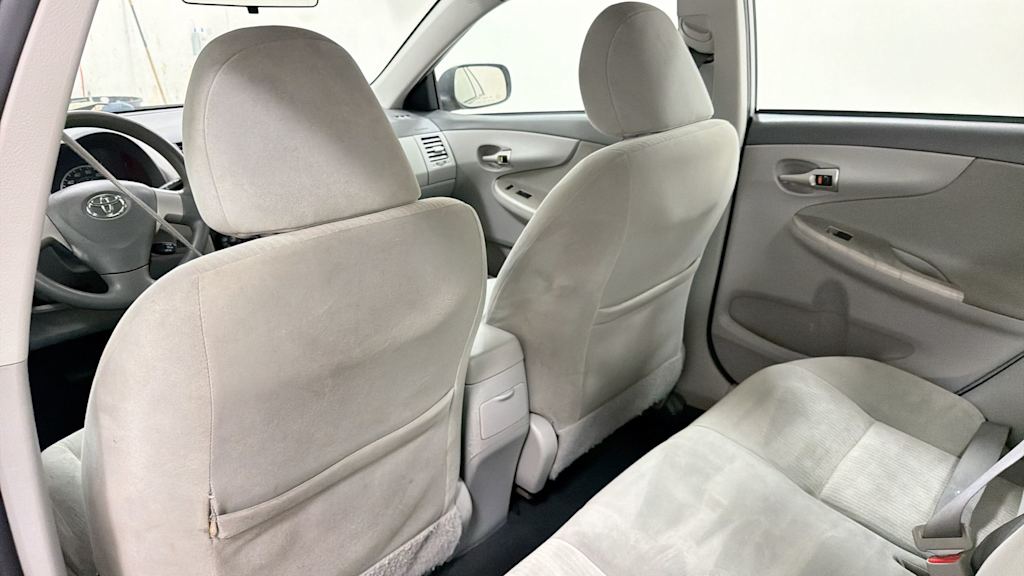 Thumbnail: 2010 Toyota Corolla - 28