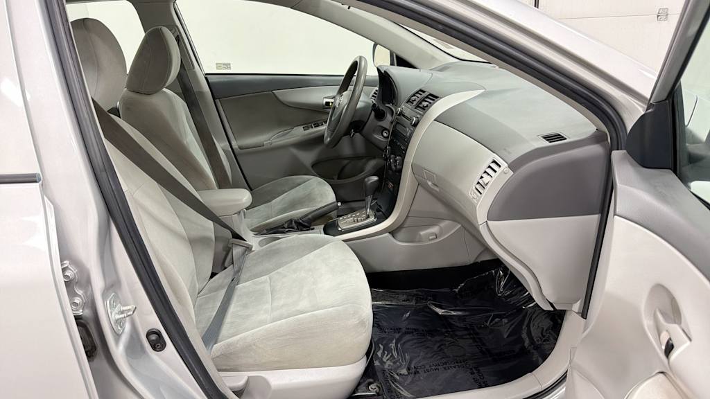 Thumbnail: 2010 Toyota Corolla - 29