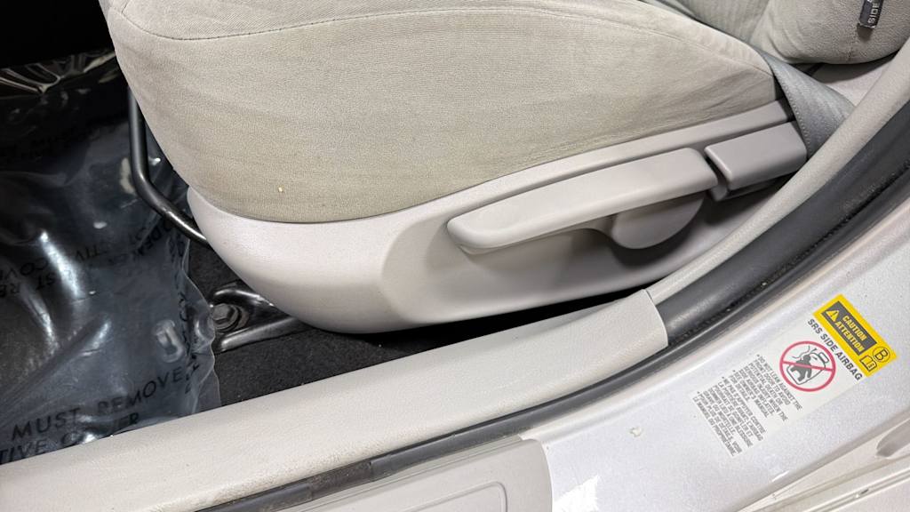 Thumbnail: 2010 Toyota Corolla - 25