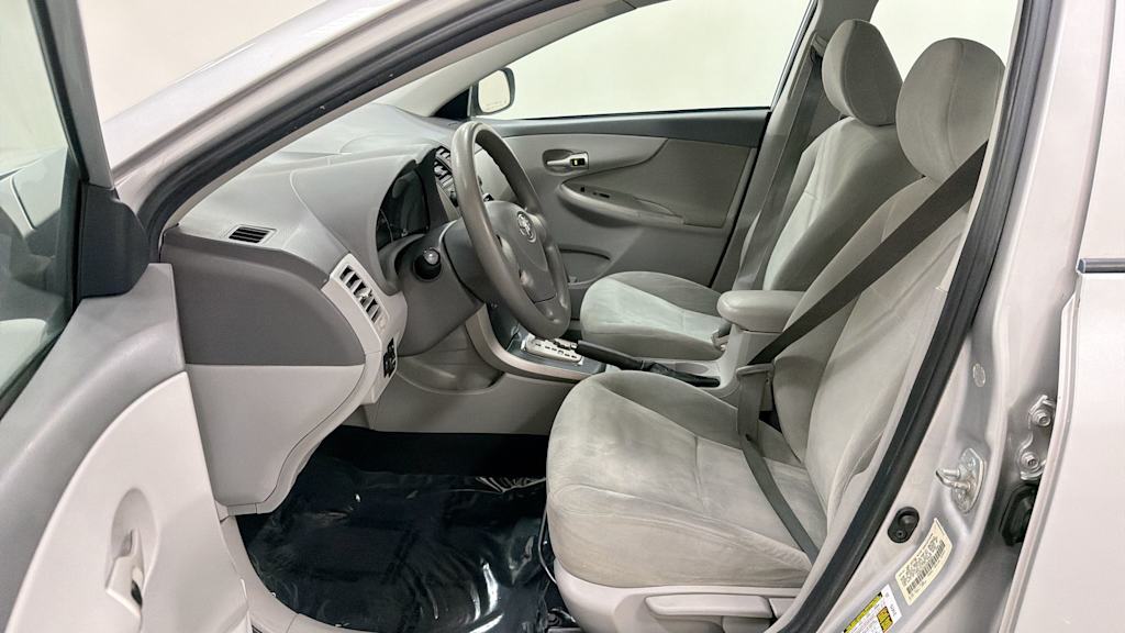 Thumbnail: 2010 Toyota Corolla - 10