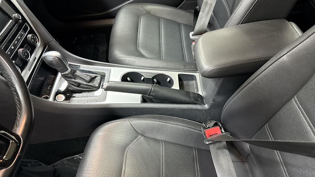 2019 Volkswagen Passat Wolfsburg Edition 12