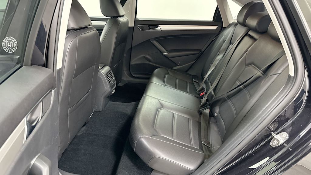 2019 Volkswagen Passat Wolfsburg Edition 13
