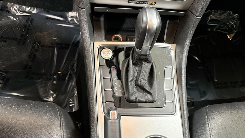 2019 Volkswagen Passat Wolfsburg Edition 16