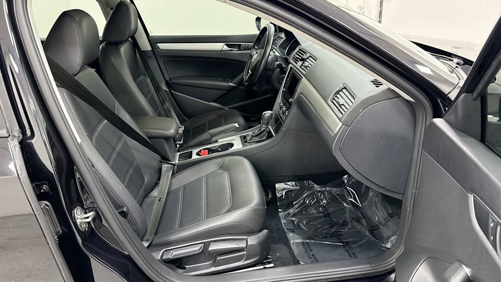 2019 Volkswagen Passat Wolfsburg Edition 31