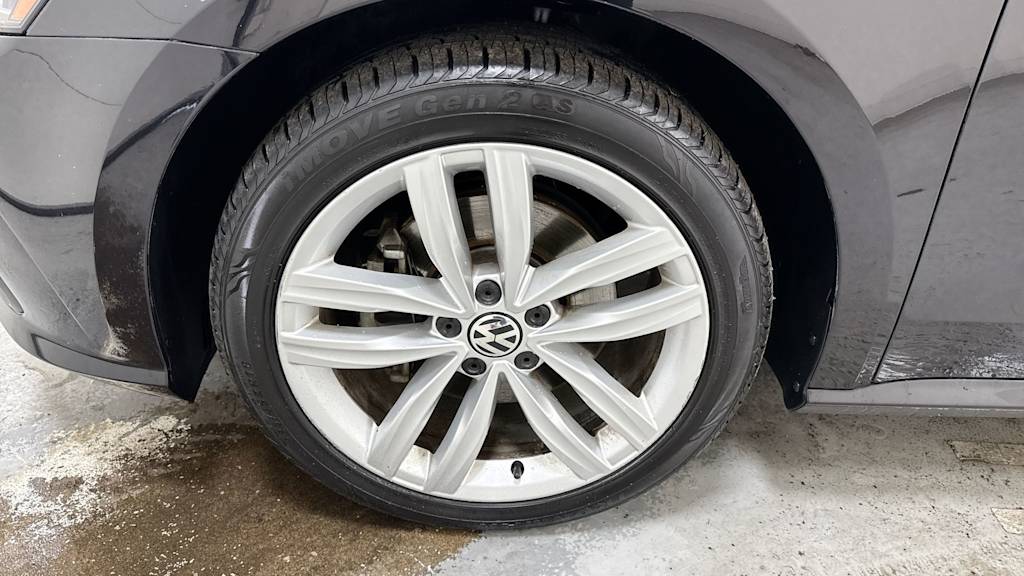 2019 Volkswagen Passat Wolfsburg Edition 8