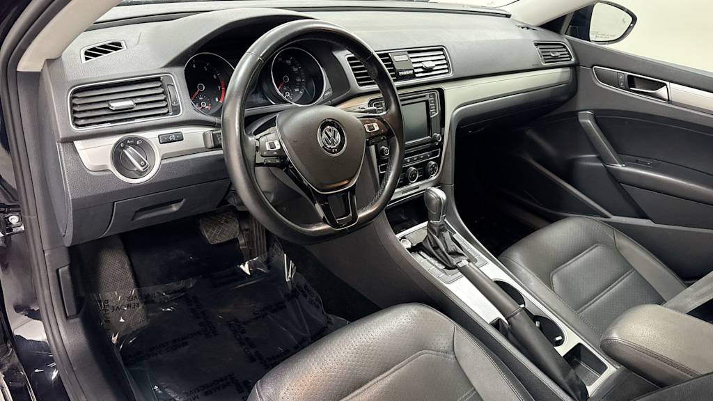 2019 Volkswagen Passat Wolfsburg Edition 2