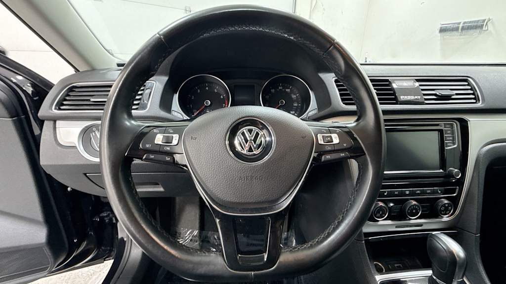 2019 Volkswagen Passat Wolfsburg Edition 10