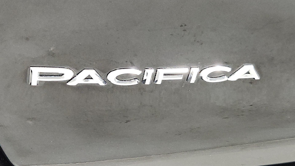Thumbnail: 2023 Chrysler Pacifica - 7