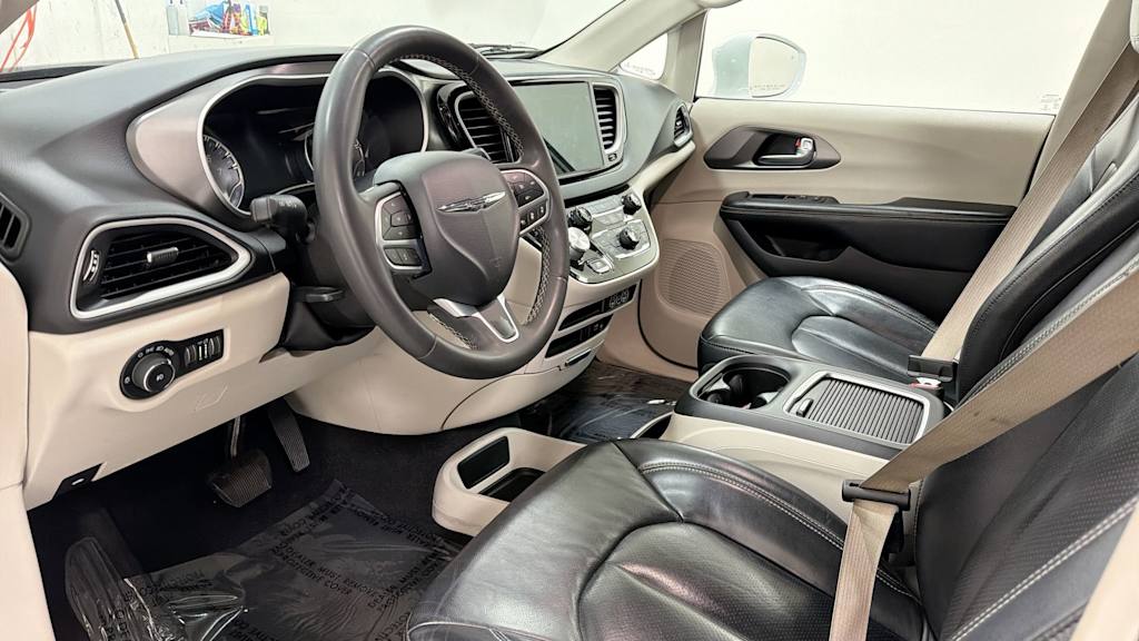Thumbnail: 2022 Chrysler Pacifica - 2