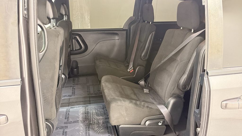 Thumbnail: 2017 Dodge Grand Caravan - 13