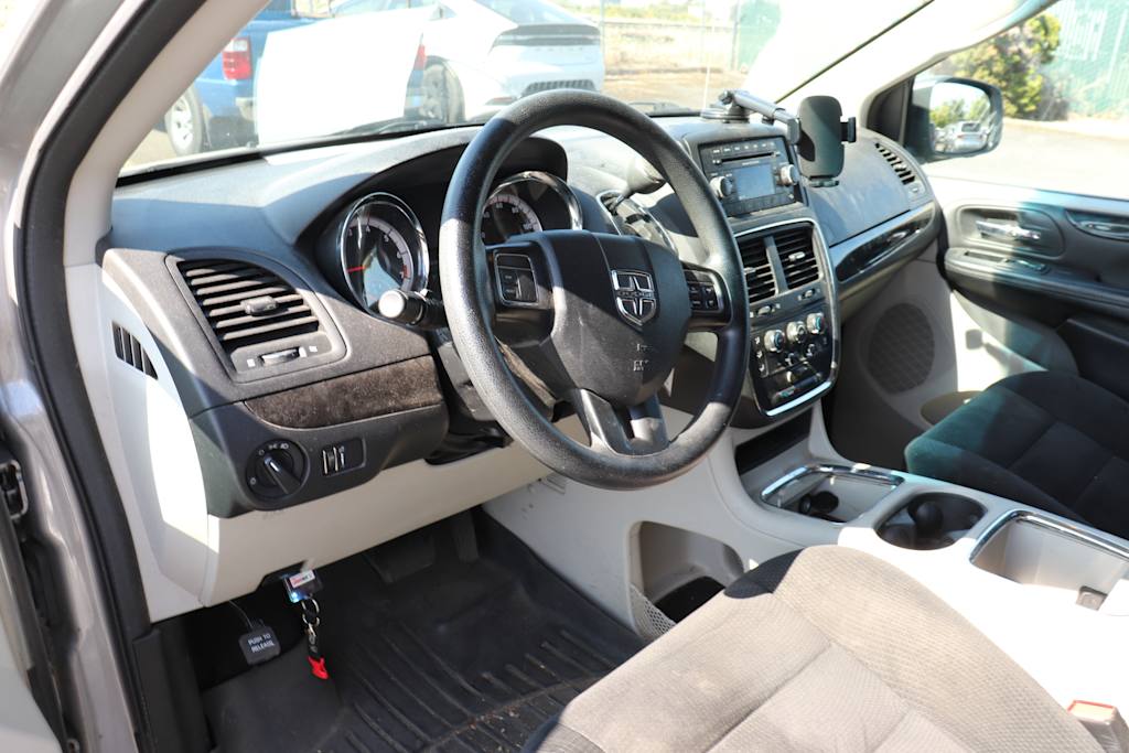 Thumbnail: 2016 Dodge Grand Caravan - 2
