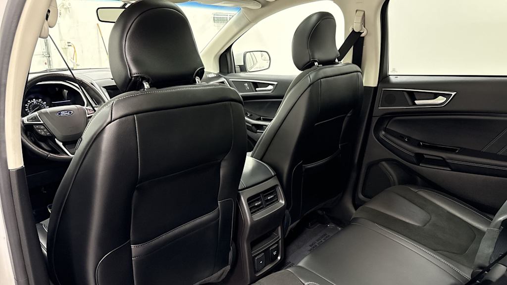 Thumbnail: 2018 Ford Edge - 32