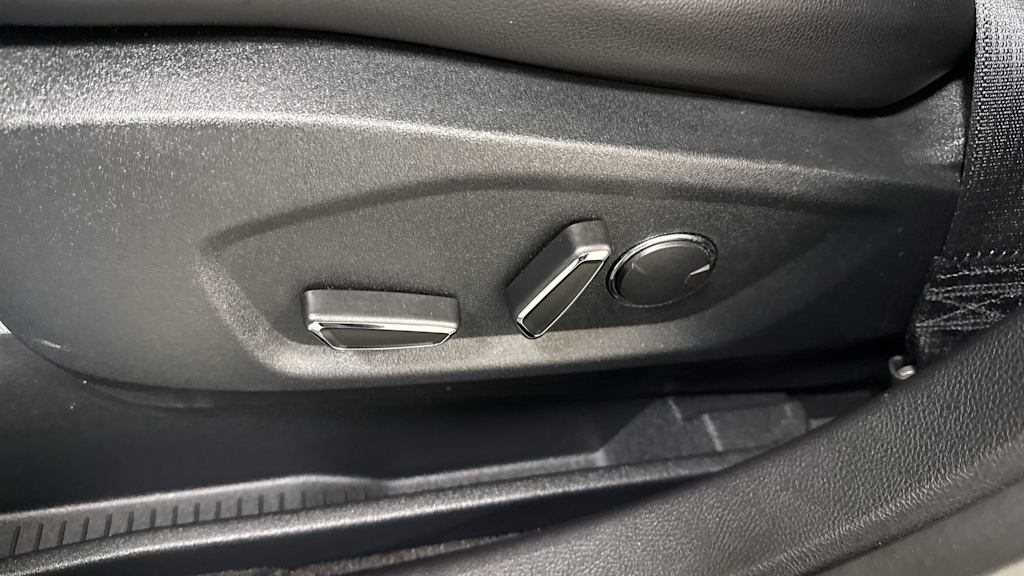 Thumbnail: 2018 Ford Edge - 26