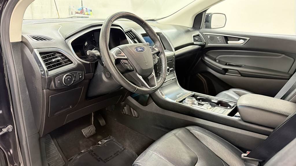 Thumbnail: 2019 Ford Edge - 2
