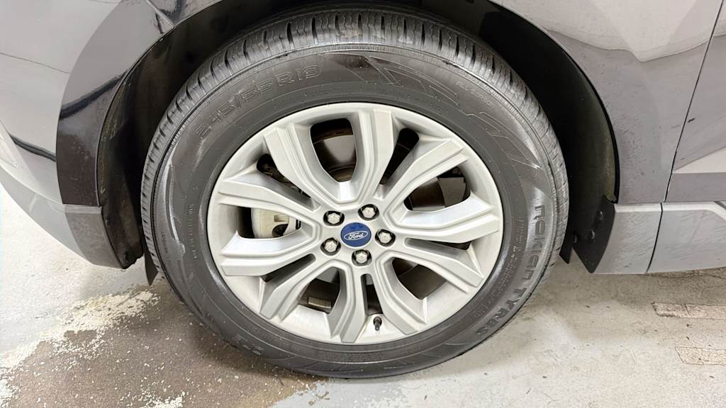 Thumbnail: 2019 Ford Edge - 8