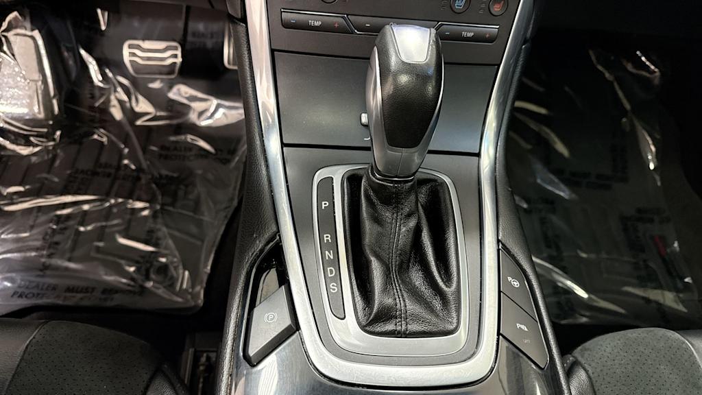 Thumbnail: 2015 Ford Edge - 15