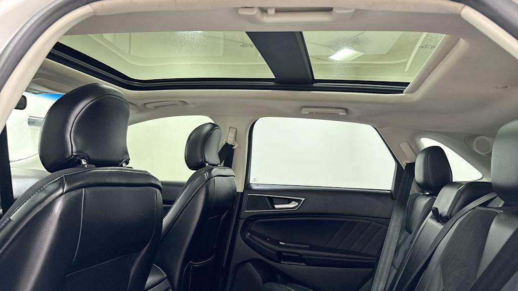 Thumbnail: 2015 Ford Edge - 30