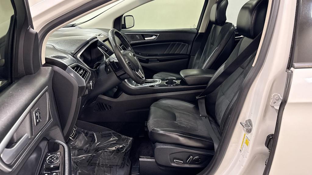 Thumbnail: 2015 Ford Edge - 10