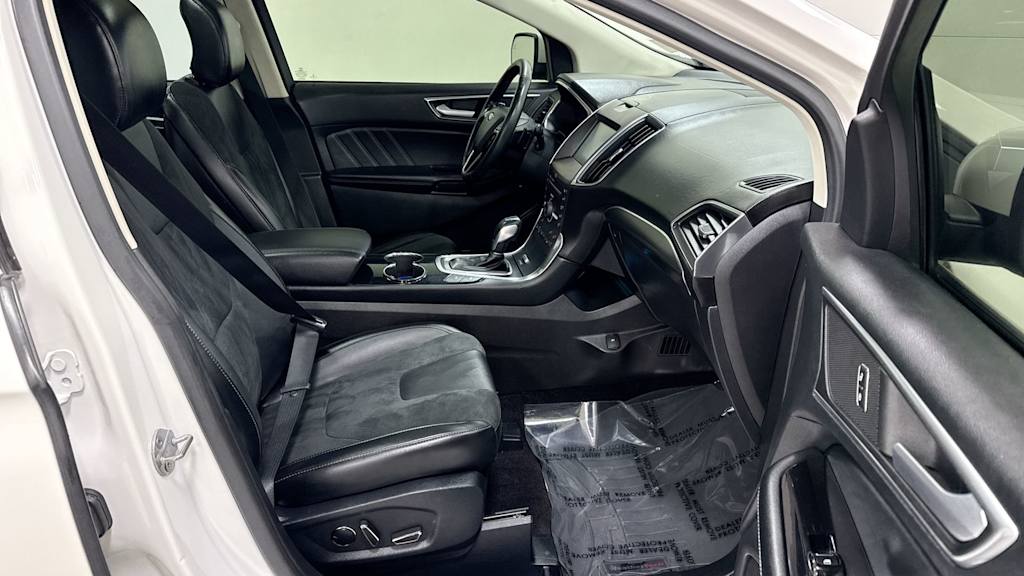 Thumbnail: 2015 Ford Edge - 11