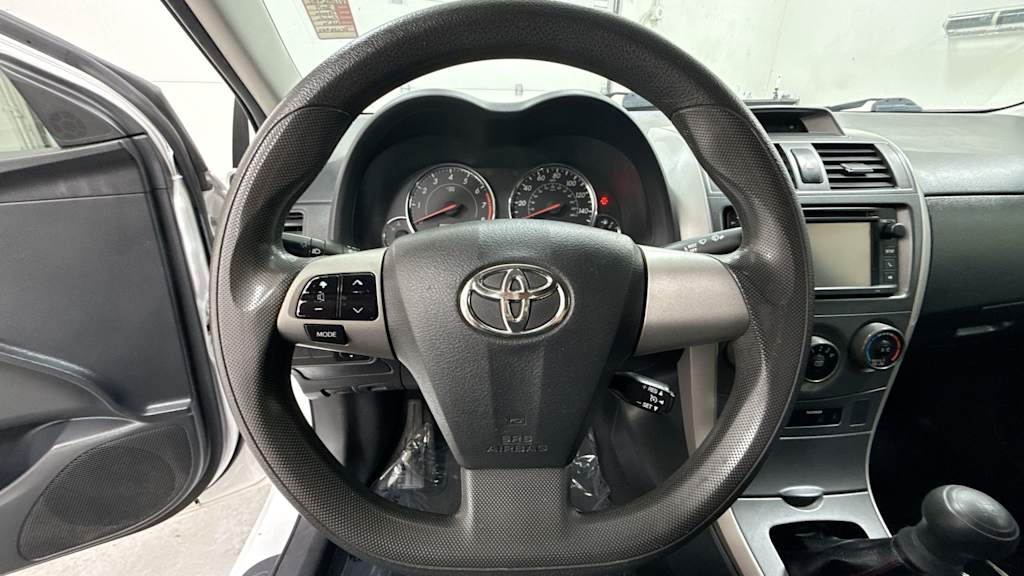 Thumbnail: 2013 Toyota Corolla - 9