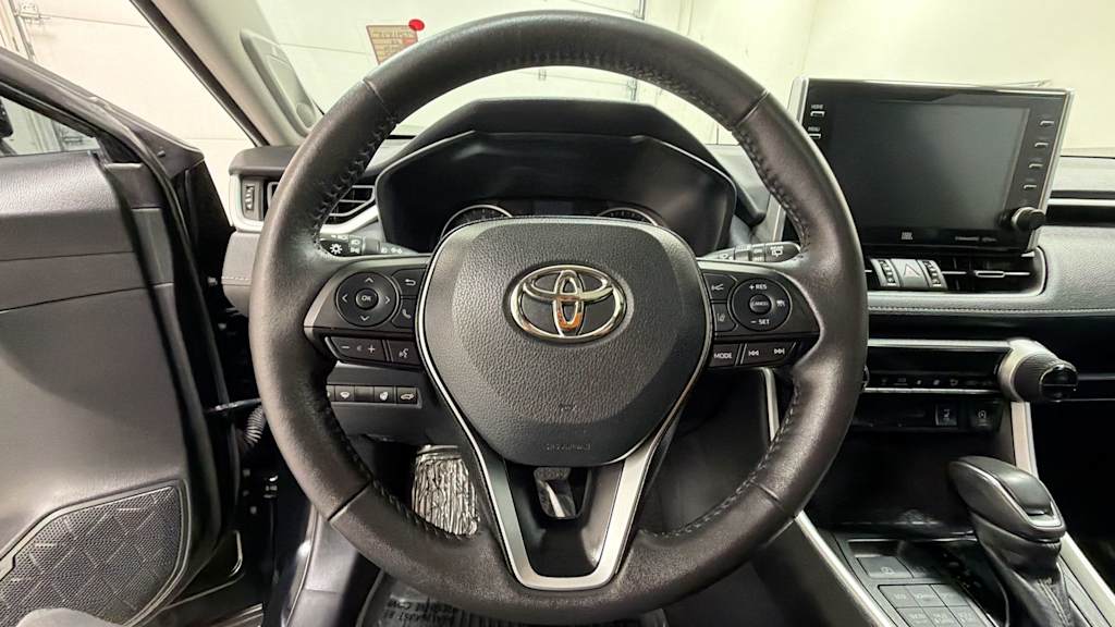 Thumbnail: 2022 Toyota RAV4 - 9