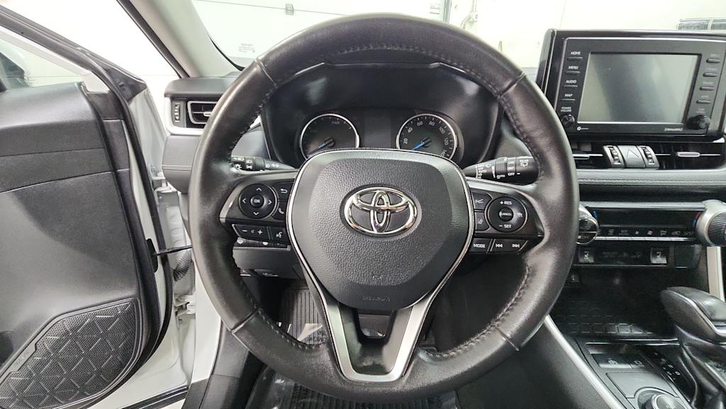 Thumbnail: 2022 Toyota RAV4 - 8