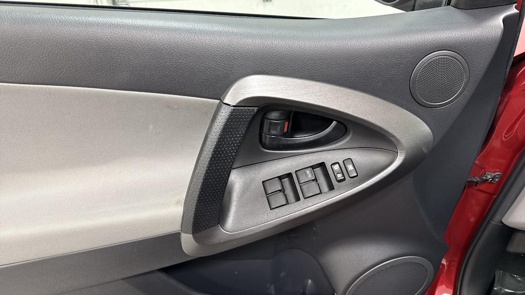 Thumbnail: 2012 Toyota RAV4 - 26